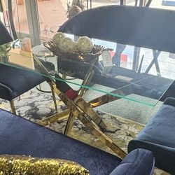 Dining Table in GOLD 💛💛💛💛