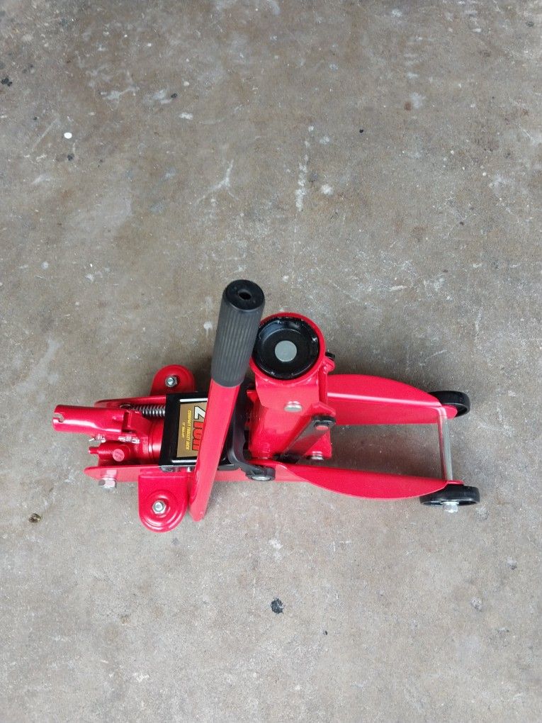 2 Ton Floor Jack ( Brand New )