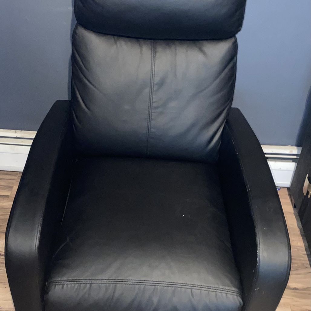 Comfy Recliner for Sale in Jersey City, NJ - OfferUp