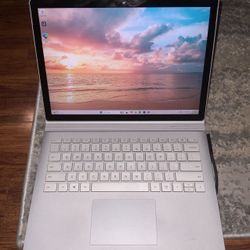 Surface Book 2 i7-8650 512GB SSD 16GB Nvidia GTX 1050 13.5" laptop/tablet Computer