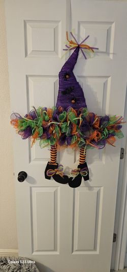 Witches Hat Wreath W Legs