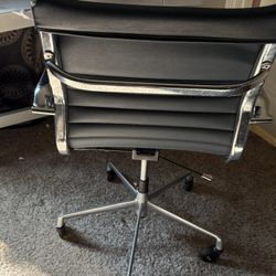 Black Leatherette Office Chair - Eames Style Swivel Desk Chair