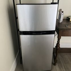 Mini Fridge With Shelf 