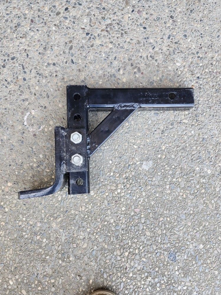 Tow Hitch Adjuster