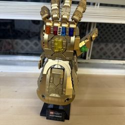 LEGO Gauntlet 