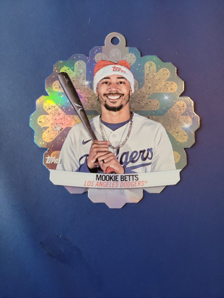 2023 Topps Holiday Mookie Betts Ornament Card!