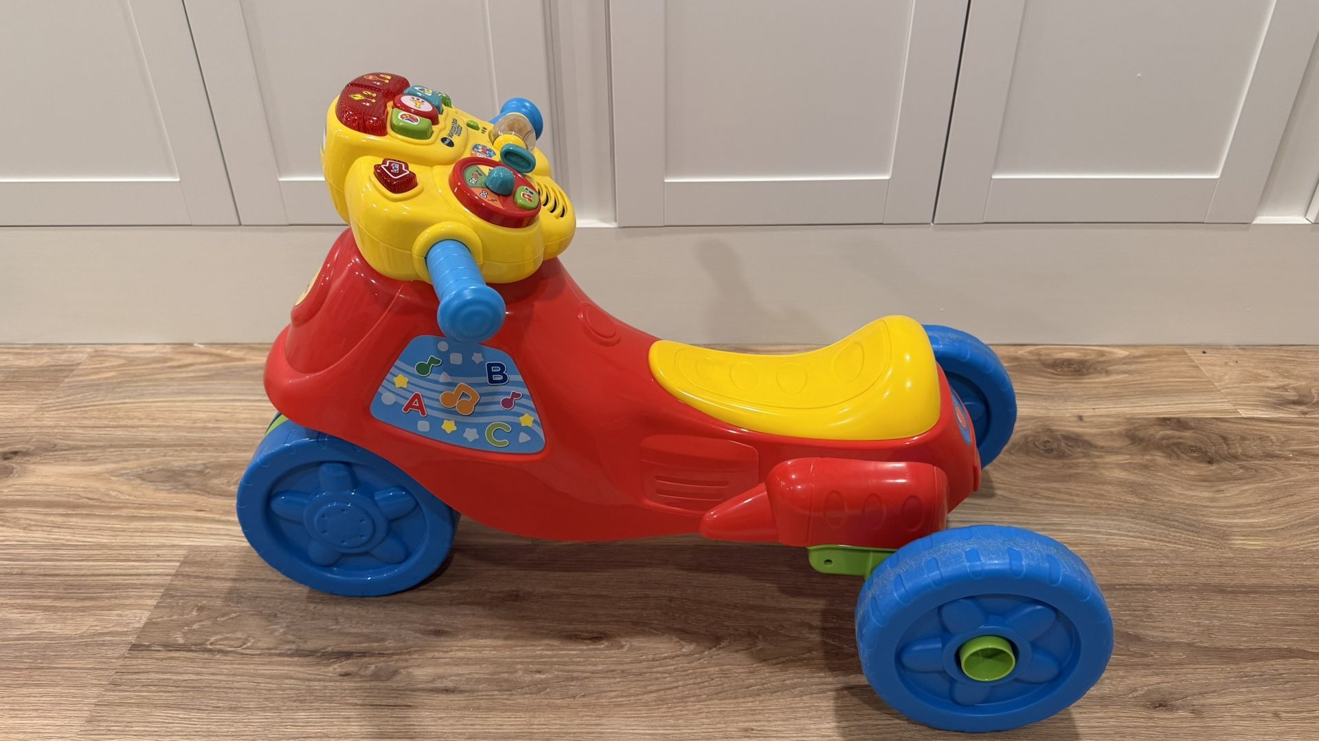  Vtech 2-in-1 Learn & Zoom Motorbike