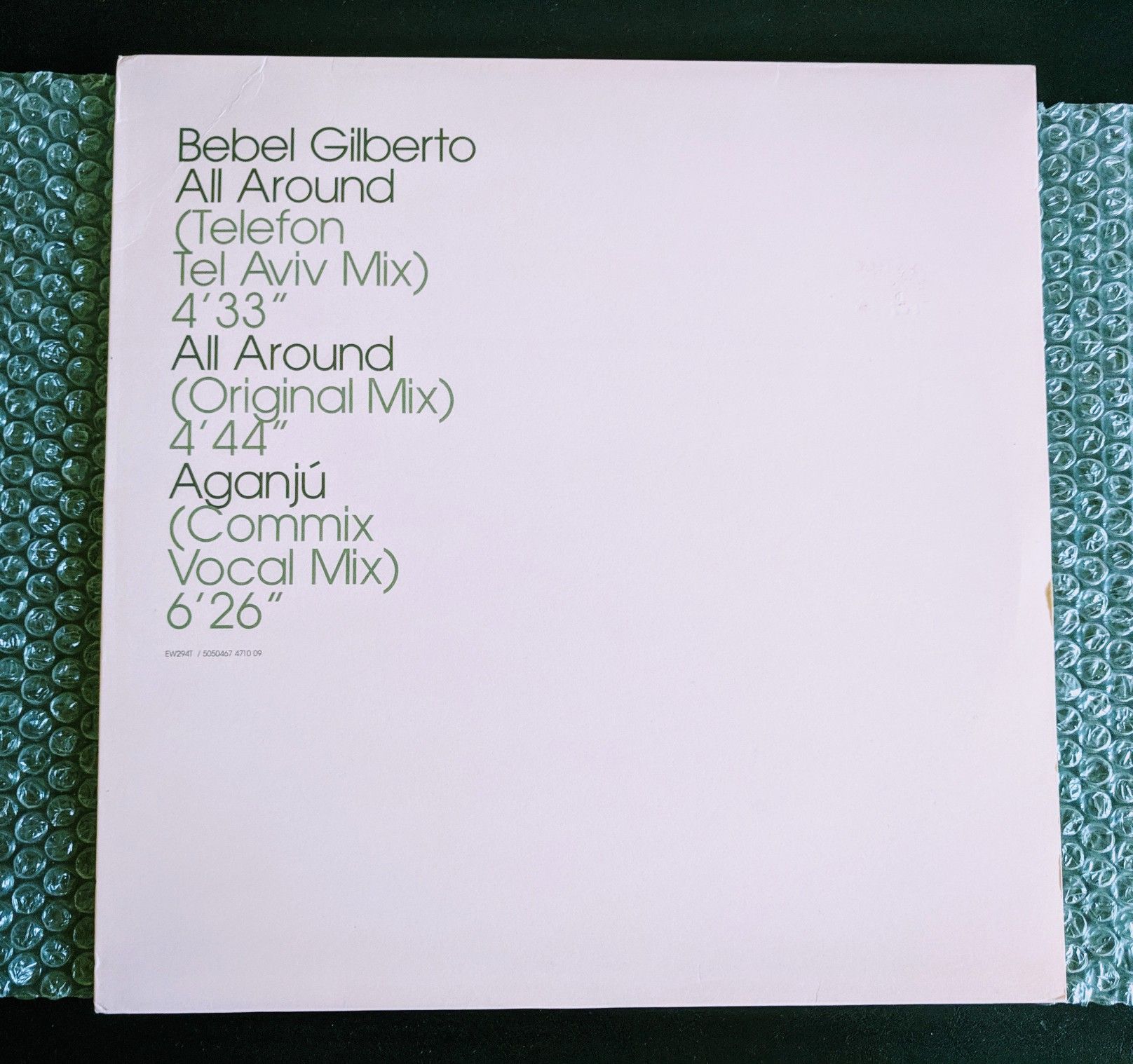 Bebel Gilberto: All Around (Telefon Tel Aviv X) Aganjú (Commix Vocal) LP 2004