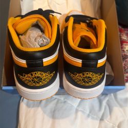 Jordan 1 Low Taxi Never Worn