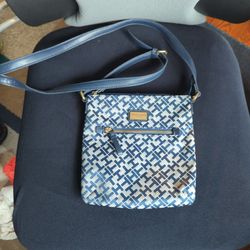 Tommy Hilfiger Crossbody Bag