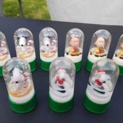 Pepsi Peanuts Gang bottle cap mini snow globes