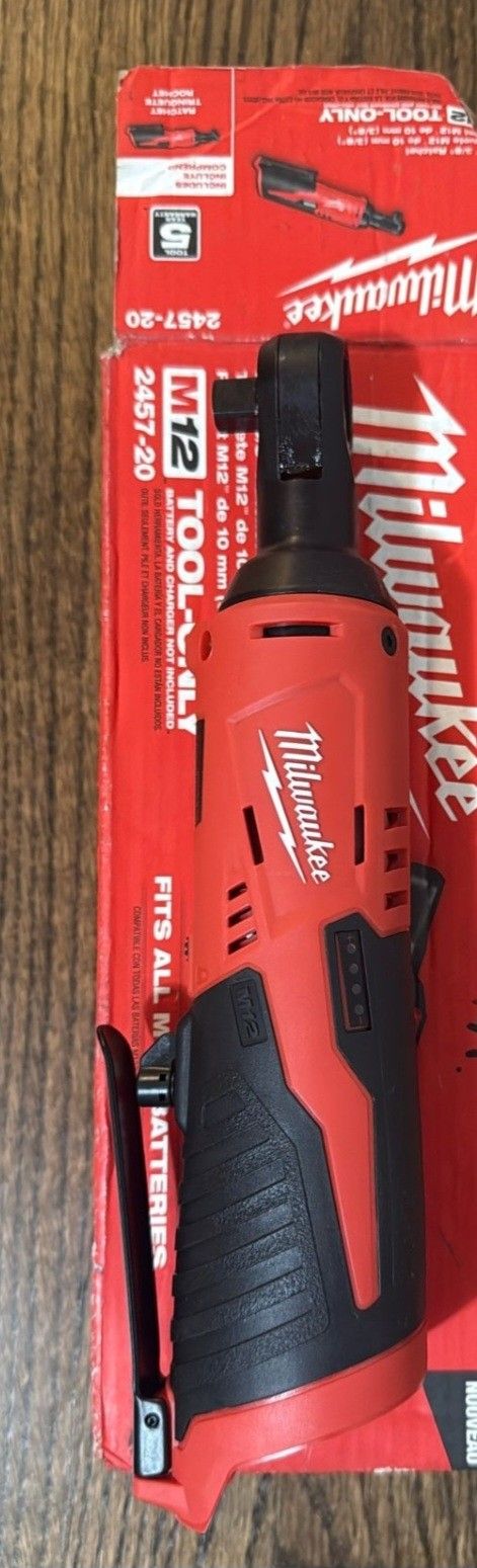 Milwaukee M12 12V Lithium-lon Cordless 3/8 in. Ratchet (Tool-Only)