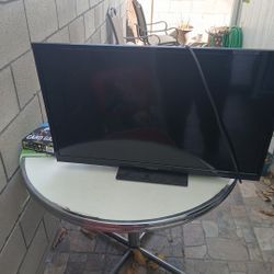 32" Insignia Tv