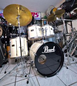 Pearl Complete Drum Set 🥁  !! $450 or best offer !!