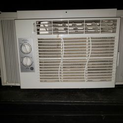 GE 5,050 BTU air conditioner