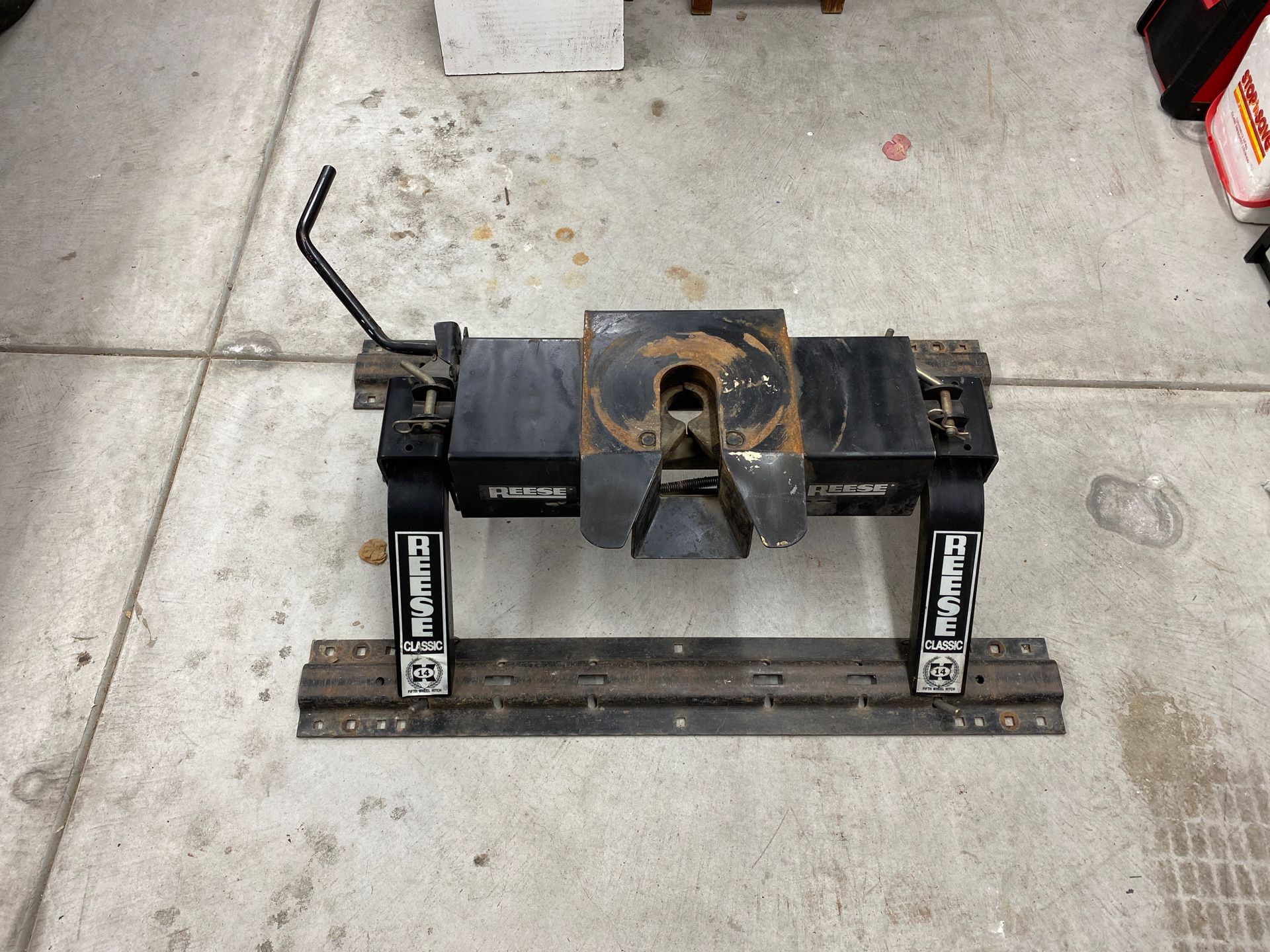 Reese 14,000 LB Classic Fifth Wheel Hitch