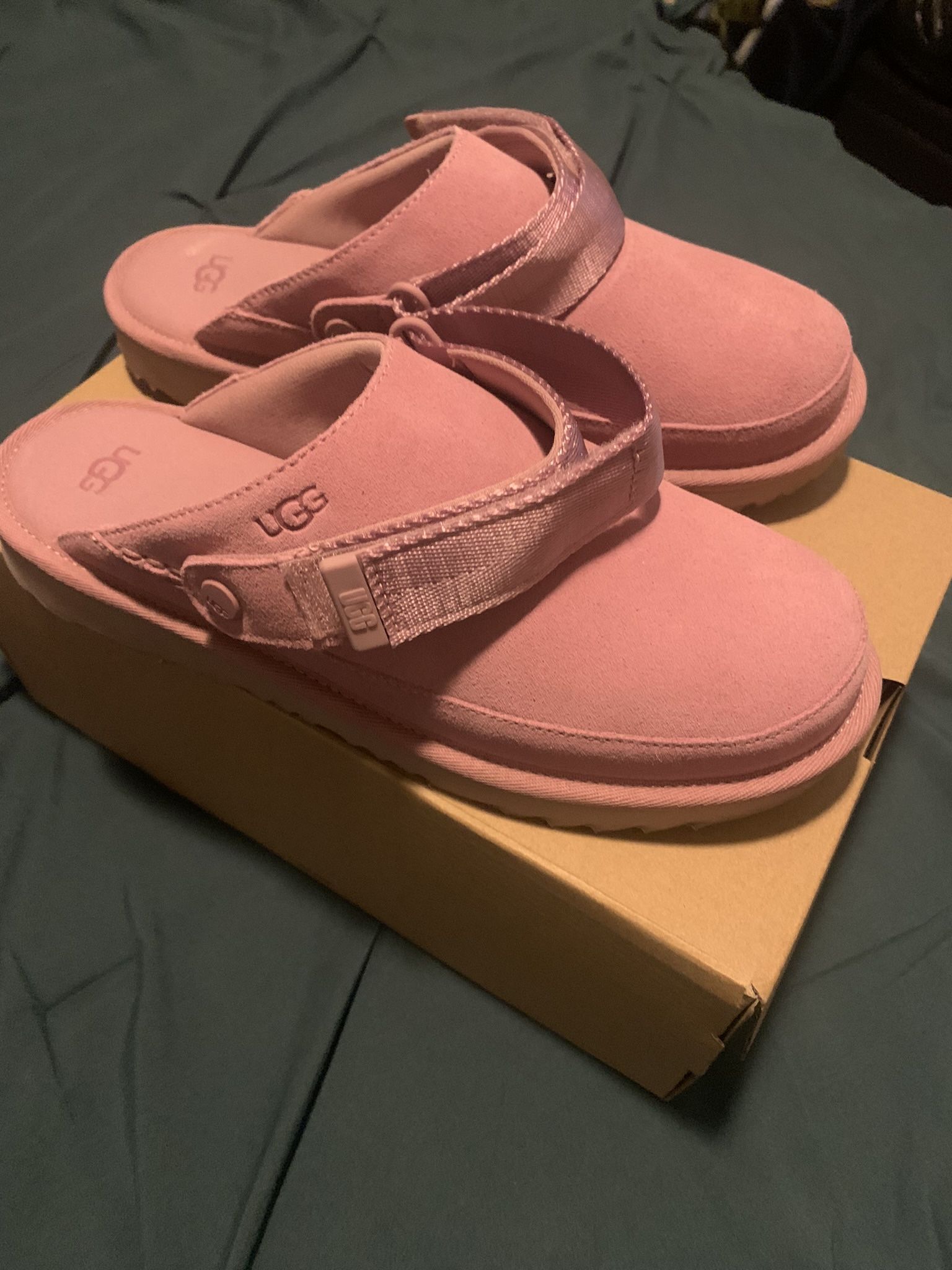 UGG