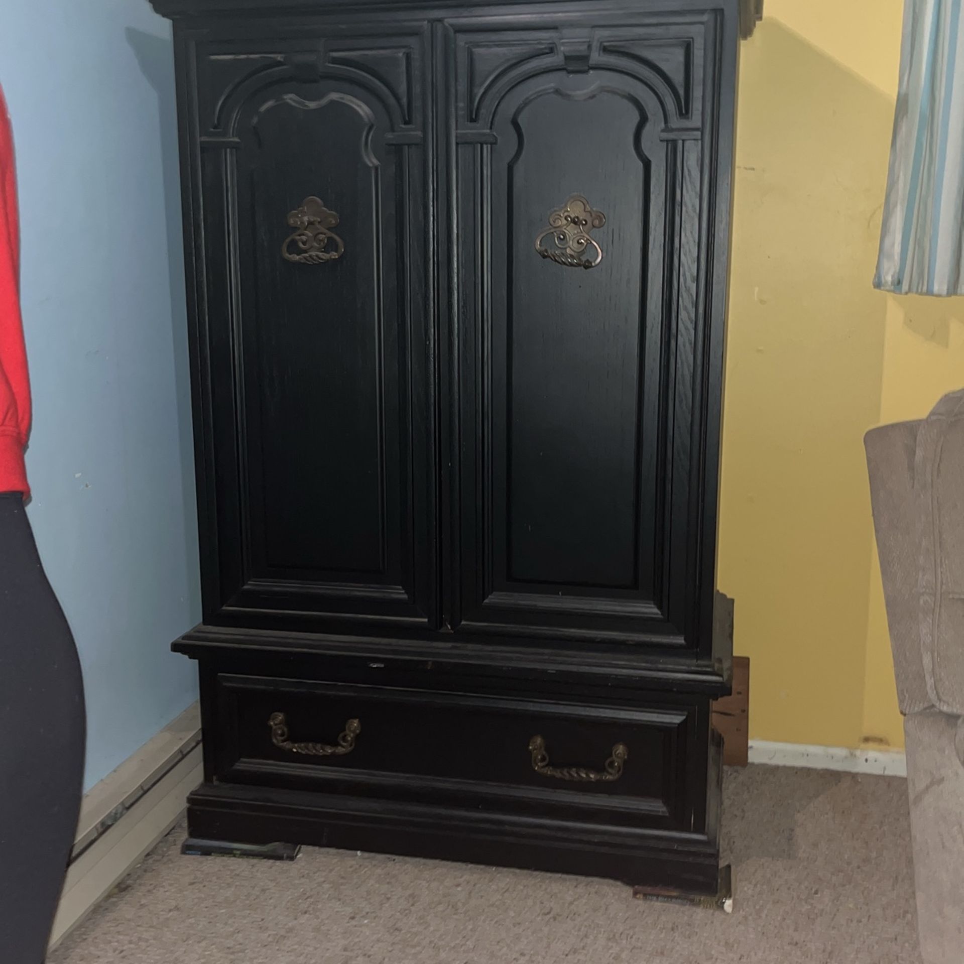 Black Wood Dresser