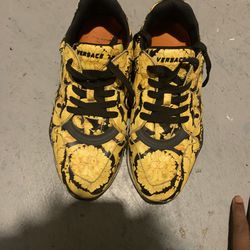 Size 9 Versace