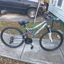 Ladies 26" Huffy Mountain Bike 
