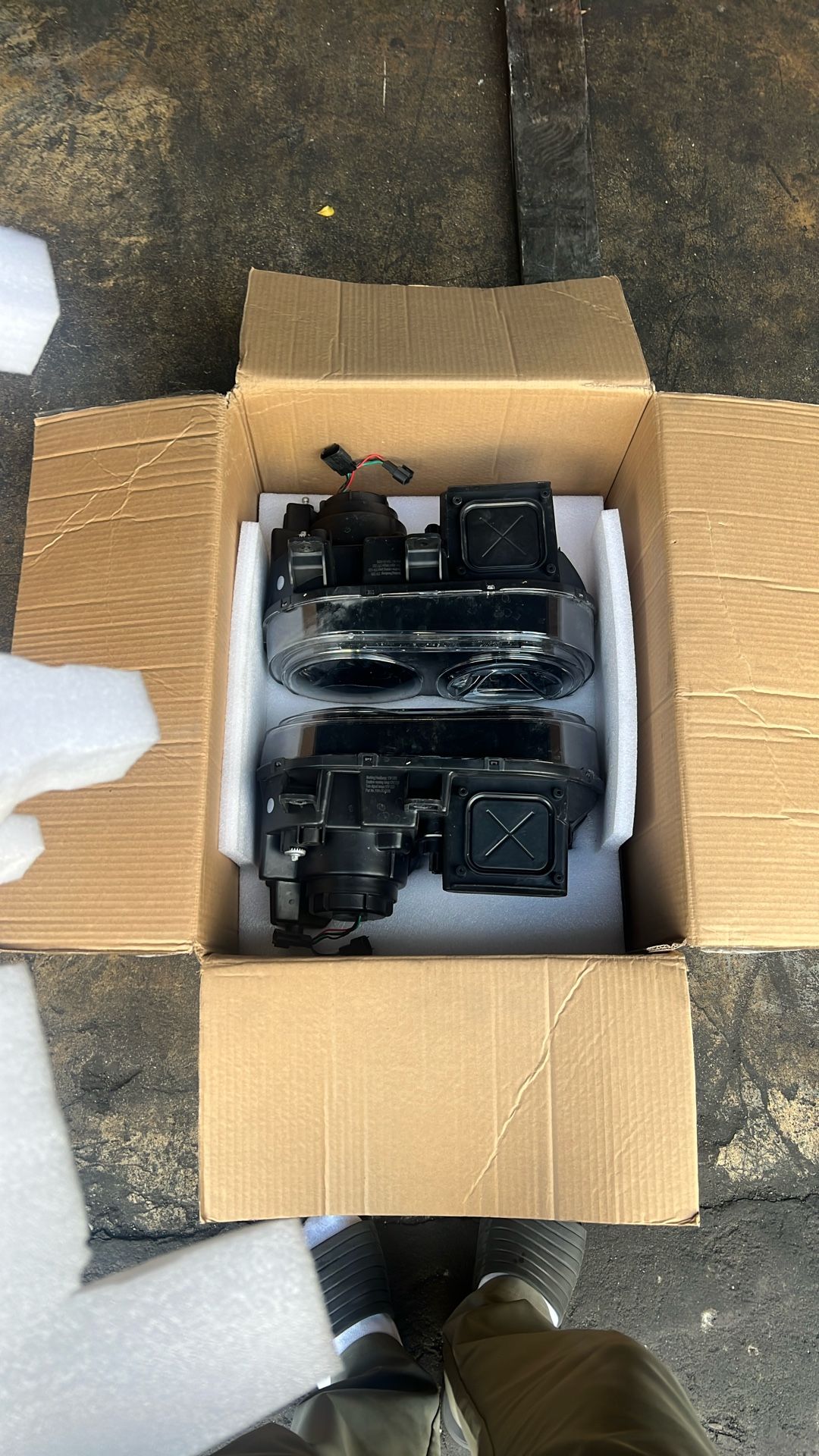 2008-14 Challenger Headlights