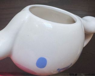 Cinnamon roll mug