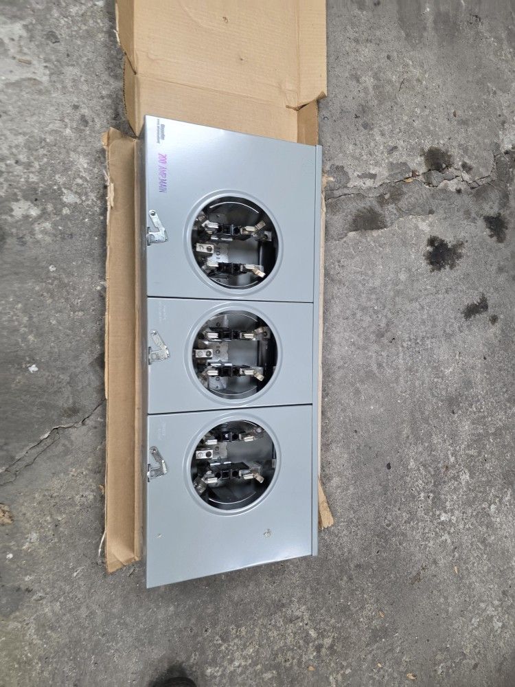 siemens 200 3 Gang Ringless Overhead/Underground Meter Socket