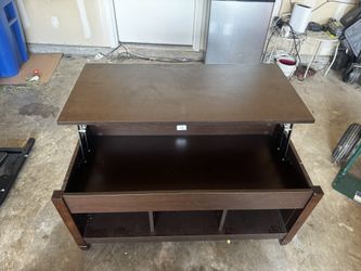 Raising Island Table