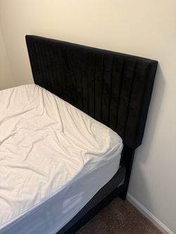 Queen Bed Set (Mattress, Box Spring, Foundation and Headboard)