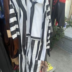 Costume
