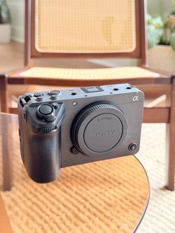 SONY FX-30 + E PZ 10-20mm F/4 G lens