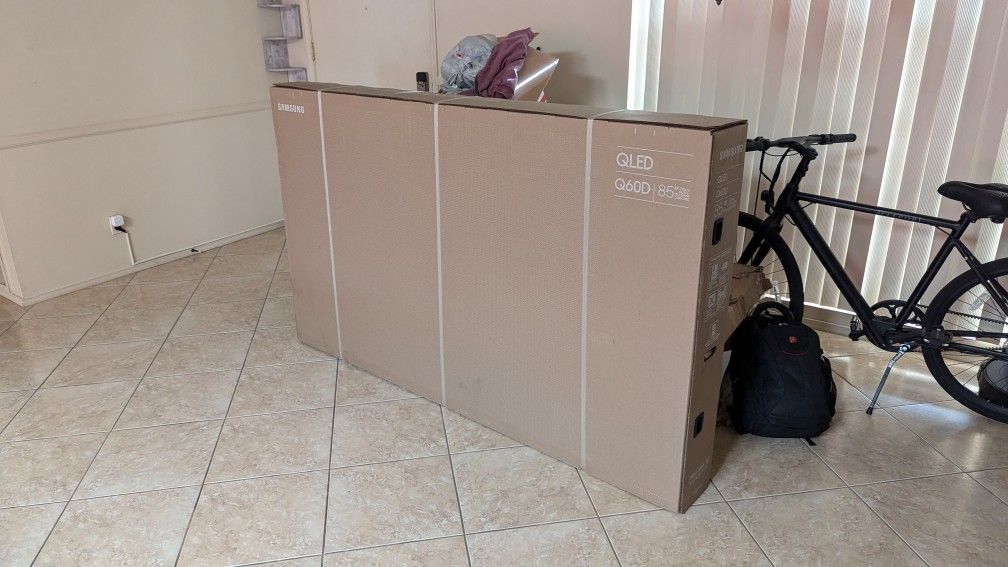 Samsung 85" QLED 4K HDR TV. 2024 Model. New In Box!!!
