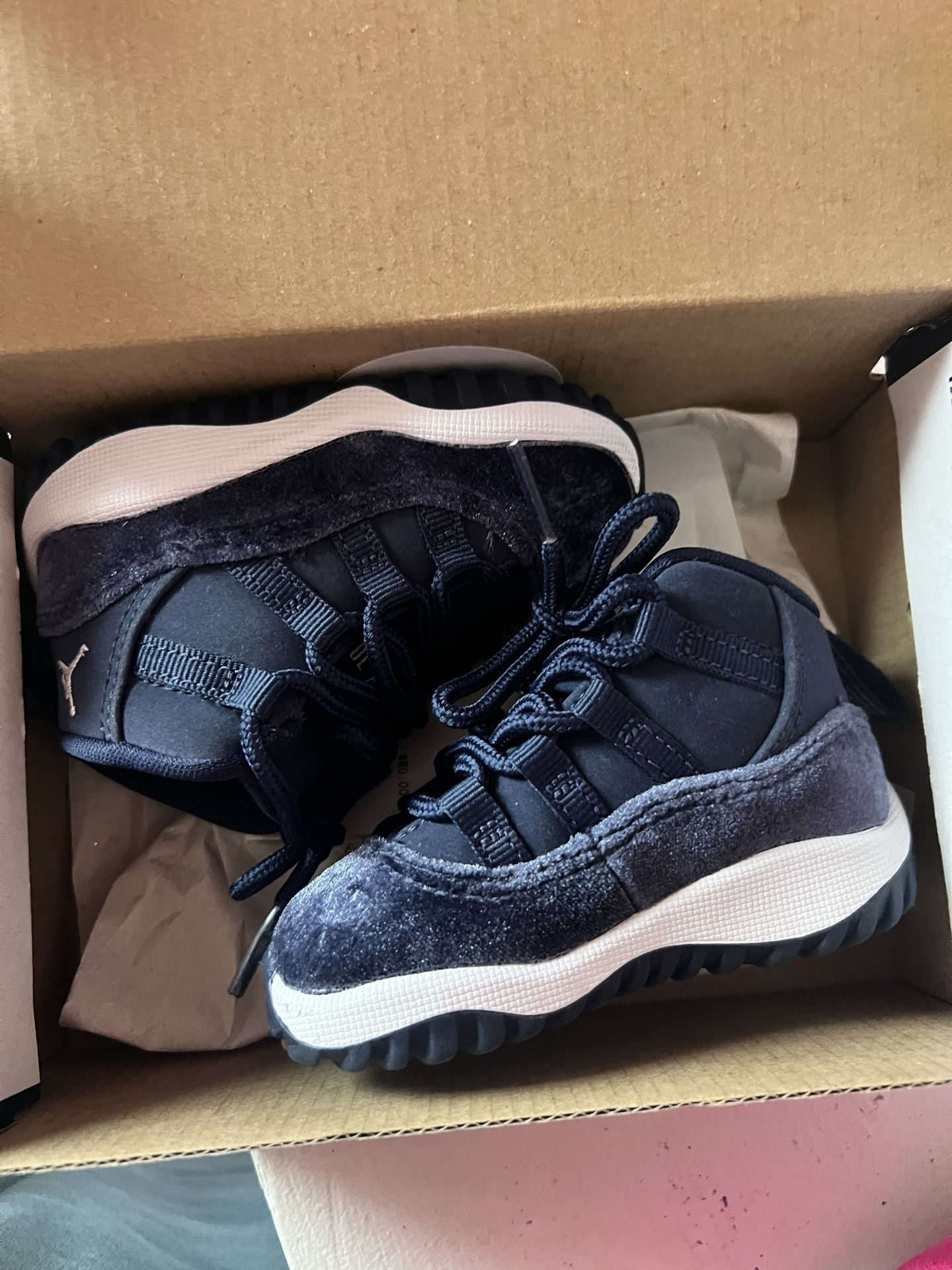 Jordan 11 Custom for Sale in Monessen, PA - OfferUp