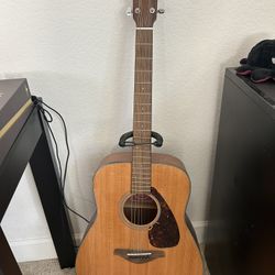 Yamaha FG700S Folk Acoustic Guitar with Stand 