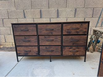 Dresser  $25