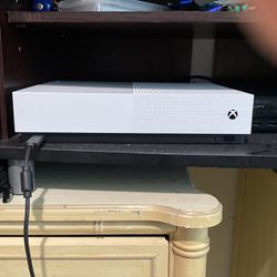 Xbox One S And PS3