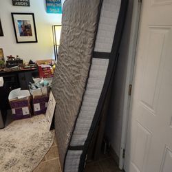 Queen Size Bed And Frame 