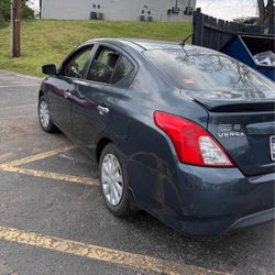 2015 Nissan Versa · SV Sedan 4D