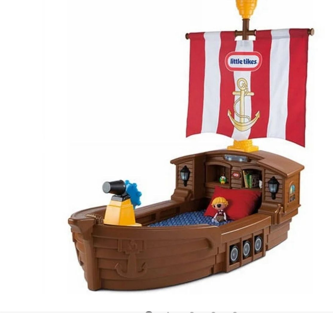 Pirate Ship Toddler Bed