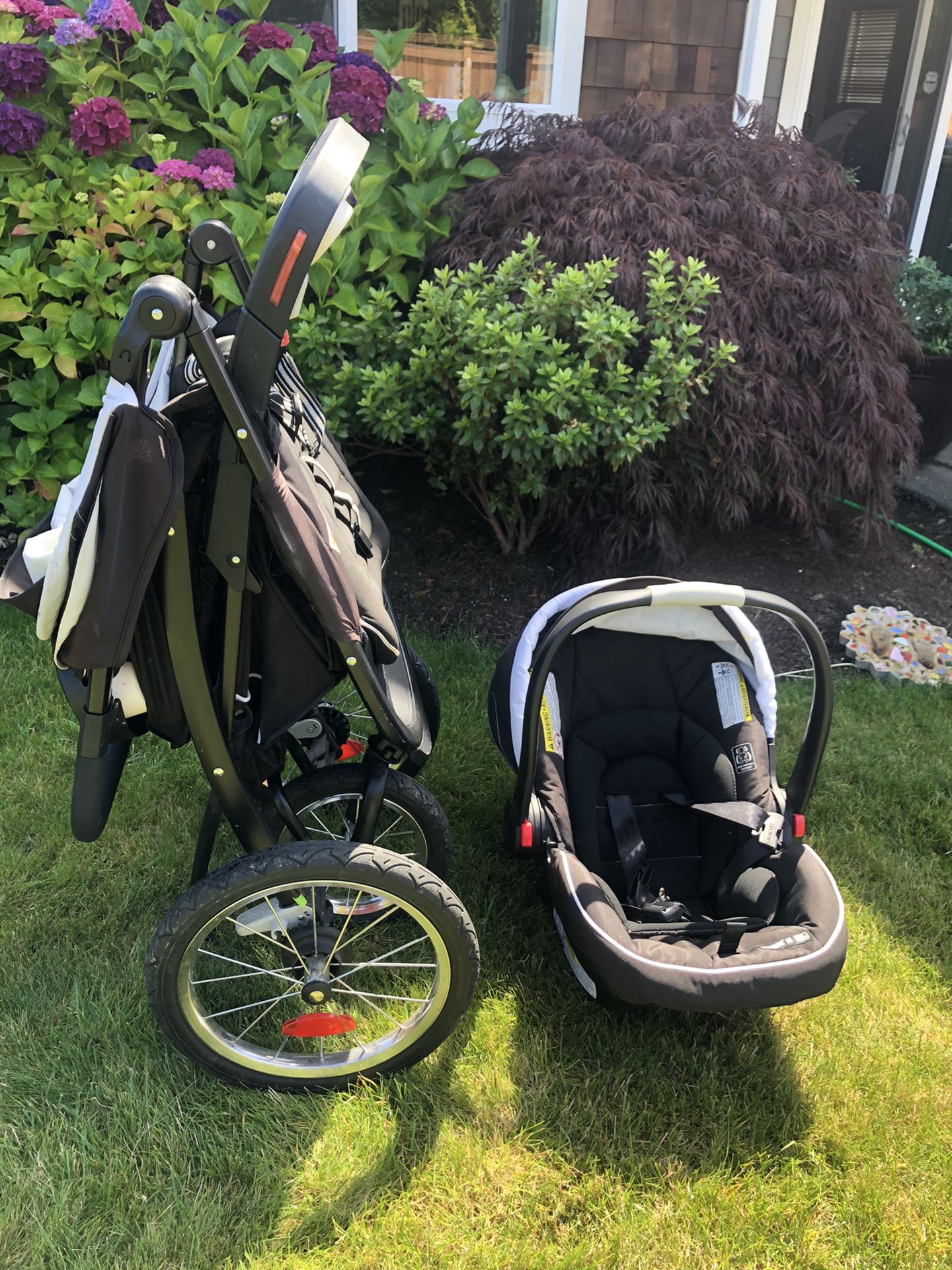 Graco FastAction™ Fold Jogger Click Connect™ Travel System