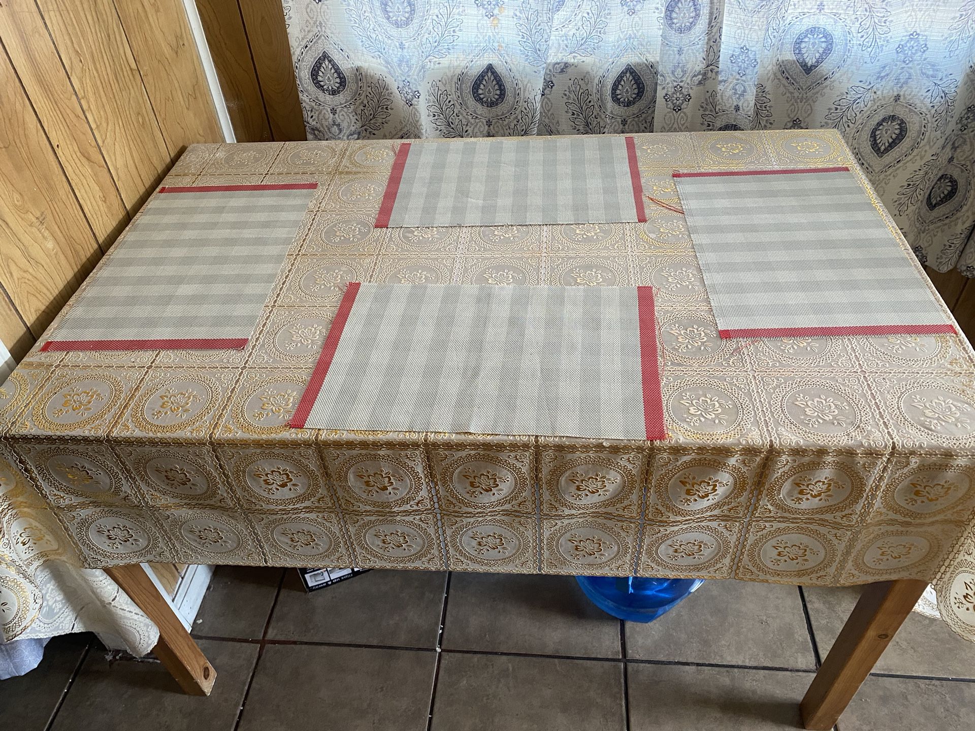 Dining Table With 4 Chairs