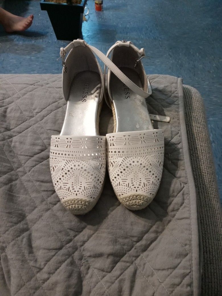 White Guess 8M