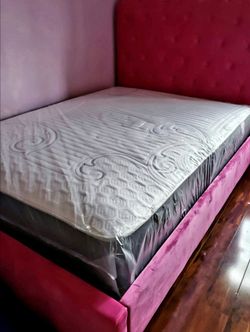 NEW FULL MATTRESS. Bed frame is not available. Take it home the same day 👍