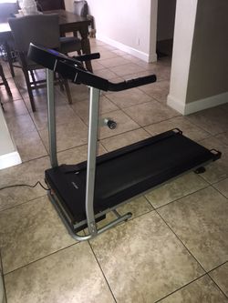 MERAX ELECTRIC TREADMILL