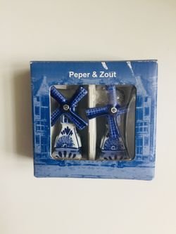 Valentine’s Day! Vintage Antique. BOSMAN. Dutch Salt & Pepper Shakers from Netherlands. Wind Mills theme. Hand painted fine porcelain. Mill rotates. E