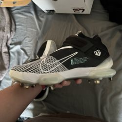 Men’s size 12 nike force zoom trout 7’s metal baseball cleats 