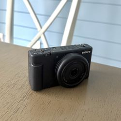 Sony ZV-1F Vlogging Camera 