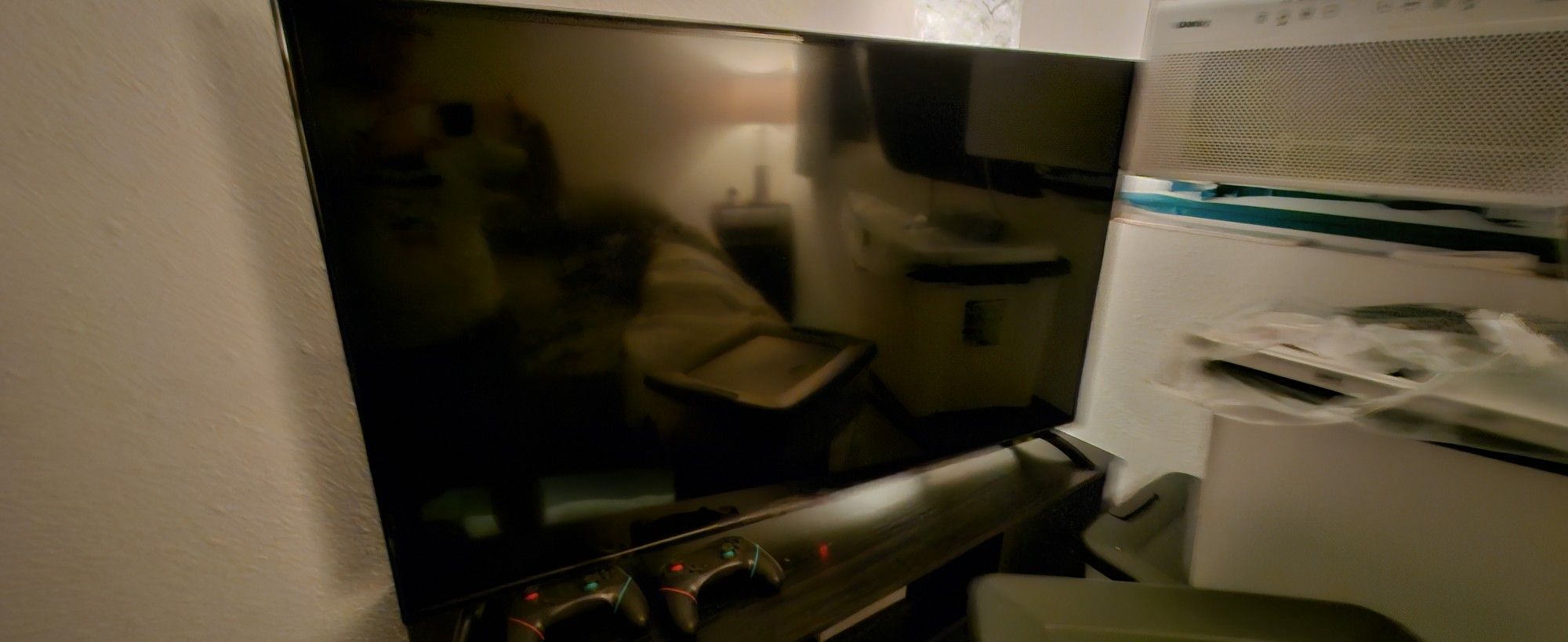 Westinghouse 50" 4K UHD Smart Roku TV with HDR for Sale in West Hills