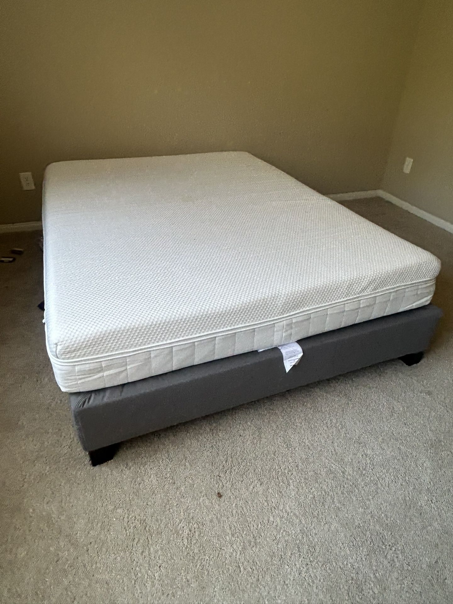 Vendo Cama Queen Size 90% Nueva X $195.   O Mejor Oferta 