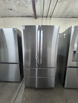 LG 29cu Side-by-Side Fridge LMWS29626S — $1,200 | Retail $2,400
